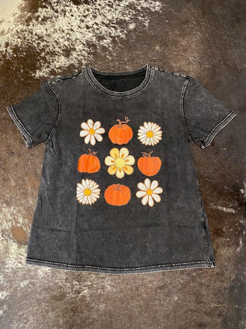 Pumpkins and Daisies - Sweetwater Boutique