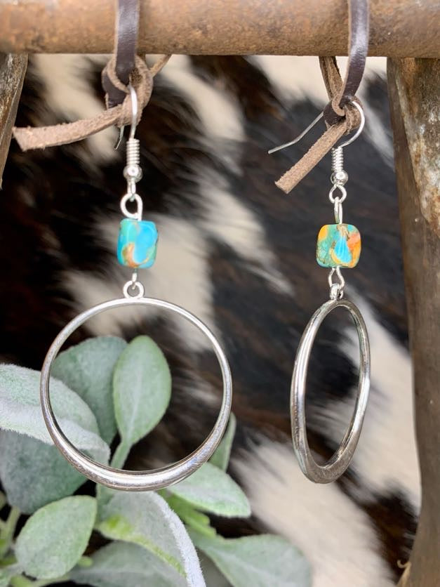 Stunning Silver Hoop & Bead - Sweetwater Boutique